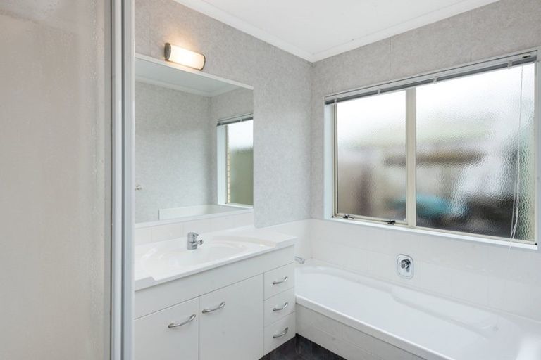 Photo of property in 17 Crichton Terrace, Mount Maunganui, 3116