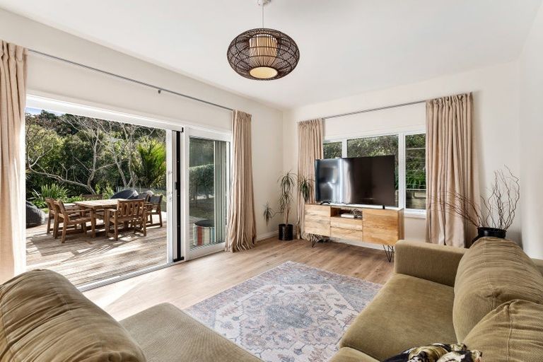 Photo of property in 57 Buckleton Road, Tawharanui Peninsula, Matakana, 0986