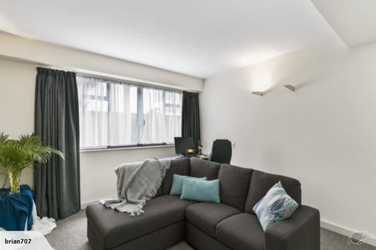 Photo of property in Gerondis Bldg Apartments, 307/60 Willis Street, Wellington Central, Wellington, 6011