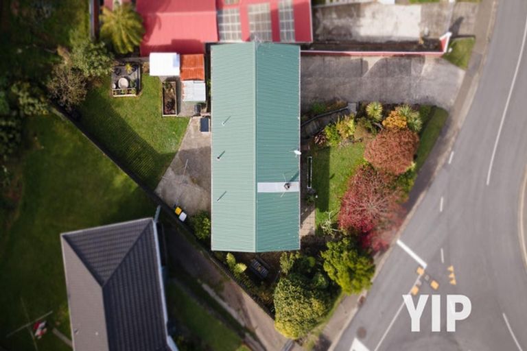 Photo of property in 36 Batchelor Street, Newlands, Wellington, 6037