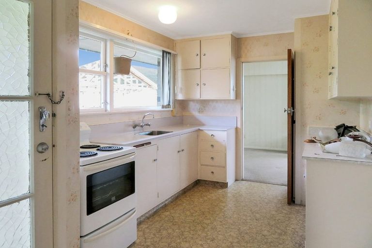 Photo of property in 25 Porutu Street, Fairfield, Lower Hutt, 5011