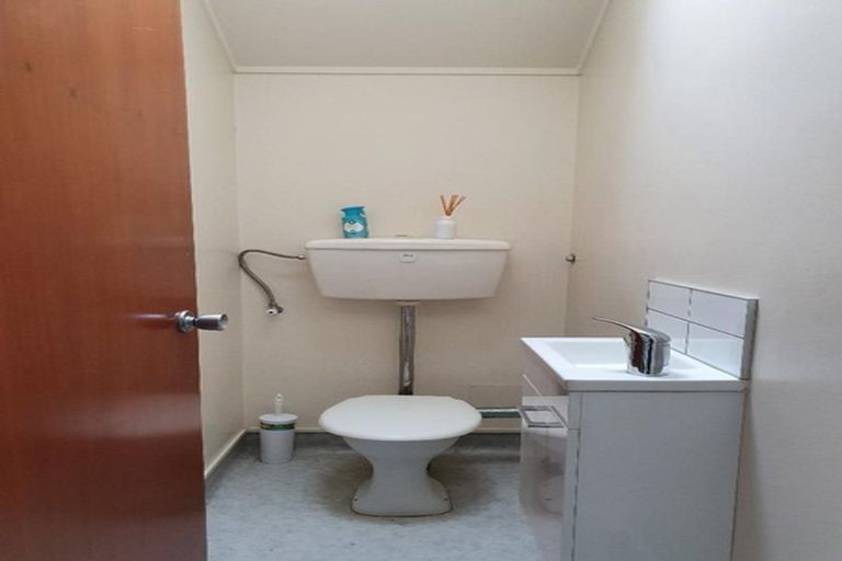 Photo of property in 4/15 Upper Lewisville Terrace, Thorndon, Wellington, 6011