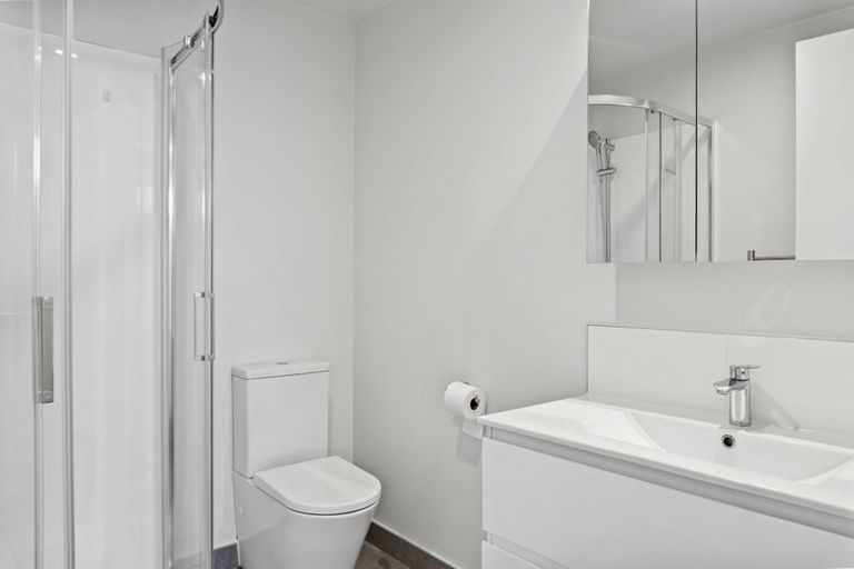 Photo of property in 117 Tarapuka Road, Westgate, Auckland, 0814