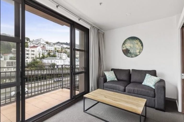 Photo of property in Atrium Towers, 4n/154 The Terrace, Wellington Central, Wellington, 6011