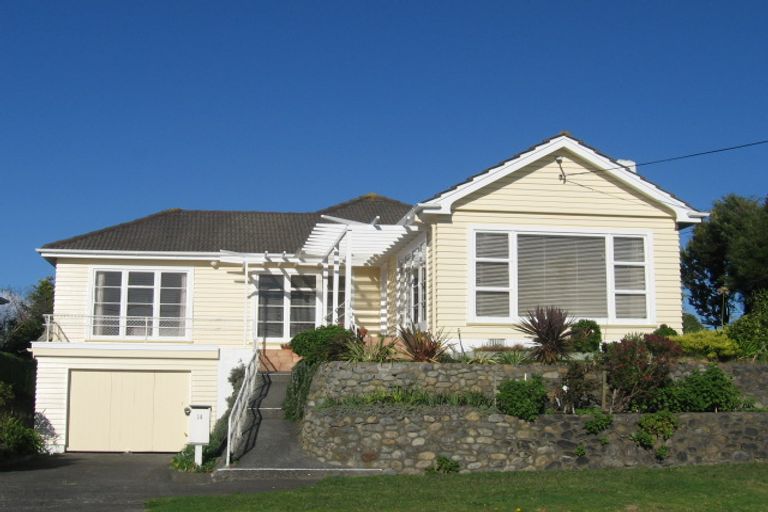 Photo of property in 14 Francis Road, Paraparaumu Beach, Paraparaumu, 5032