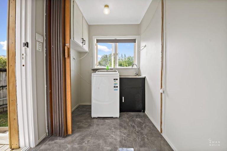 Photo of property in 51 Stottholm Road, Titirangi, Auckland, 0604