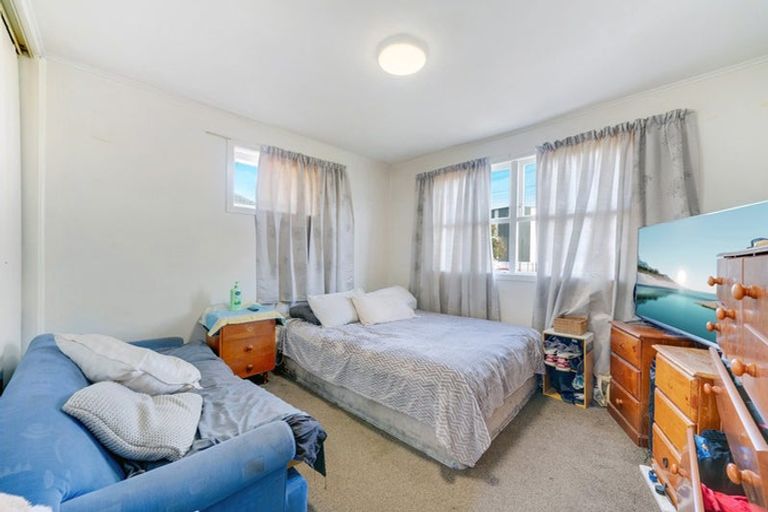 Photo of property in 79 Tidal Road, Mangere, Auckland, 2022
