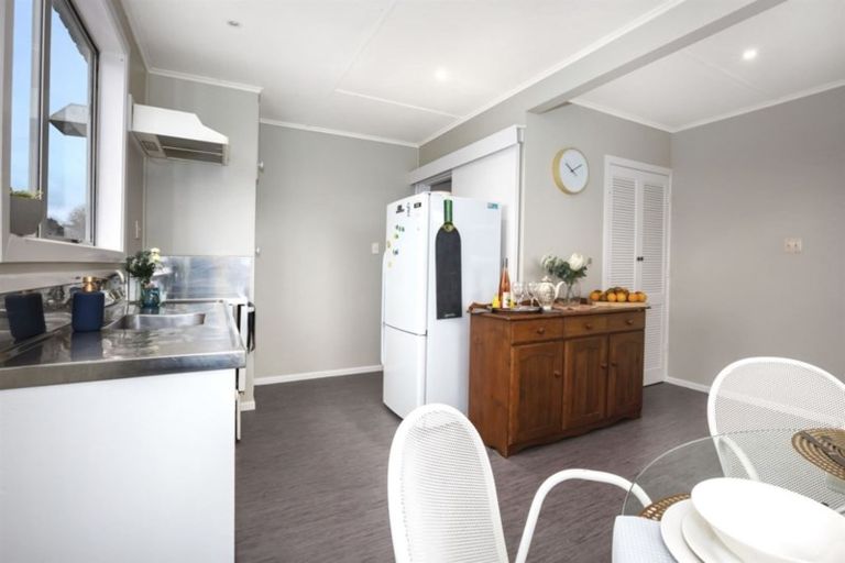 Photo of property in 32 Desert Gold Street, Ascot Park, Porirua, 5024