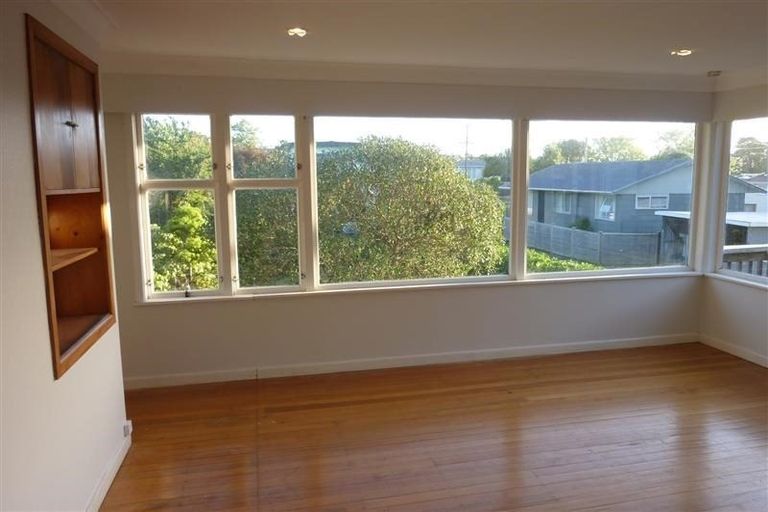 Photo of property in 3/17 Ribblesdale Road, Henderson, Auckland, 0612
