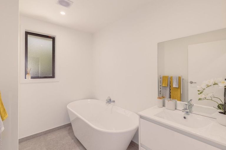 Photo of property in 12 Mckellar Place, Hornby, Christchurch, 8042