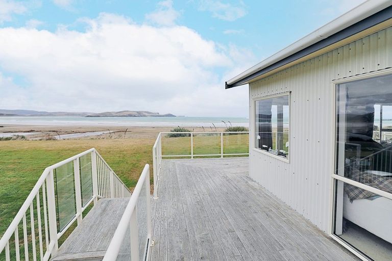 Photo of property in 491 Waikawa-curio Bay Road, Curio Bay, Tokanui, 9884