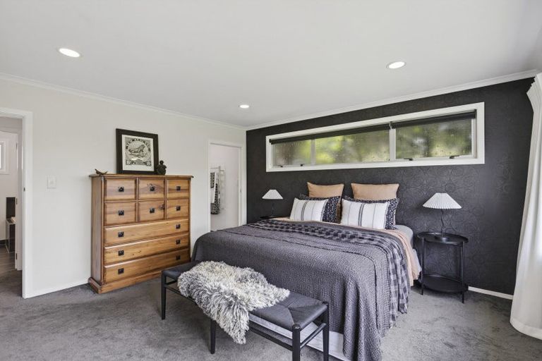 Photo of property in 5 Whitby Place, Westown, New Plymouth, 4310