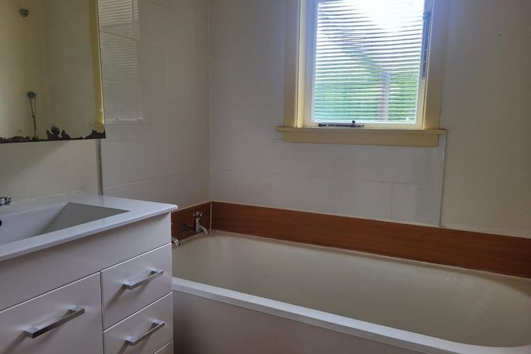 Photo of property in 38 Woodward Street East, Featherston, 5710