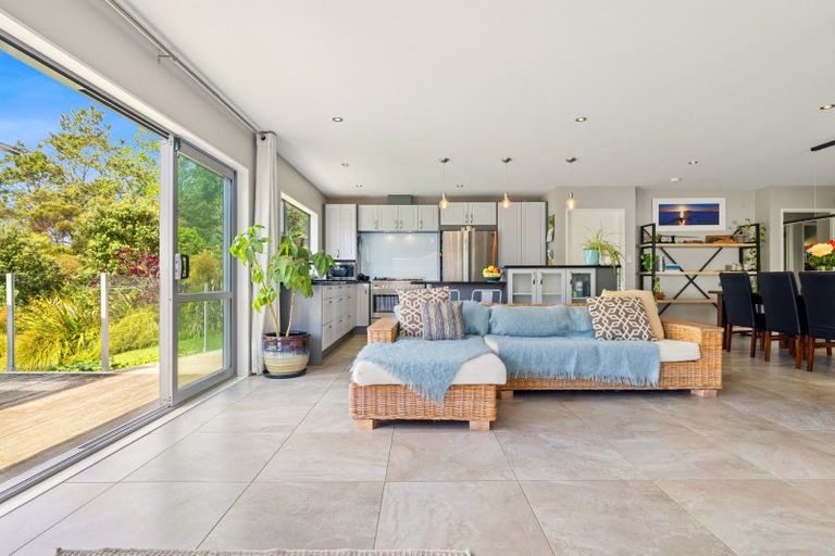 Photo of property in 18 Crabb Fields Lane, Riverhead, 0820