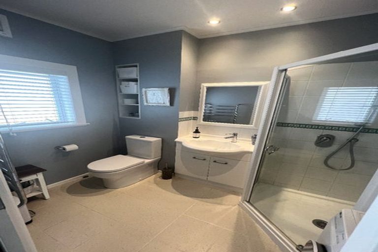 Photo of property in Kingsgate Flats, 10 Austin Street, Mount Victoria, Wellington, 6011