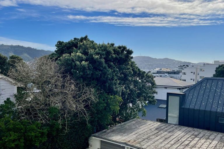 Photo of property in 11/4 Claremont Grove, Mount Victoria, Wellington, 6011