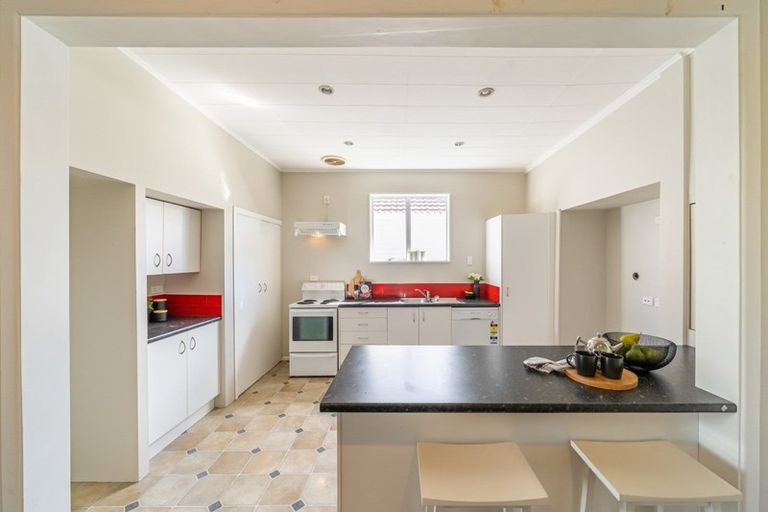 Photo of property in 6 Bristol Street, Trentham, Upper Hutt, 5018