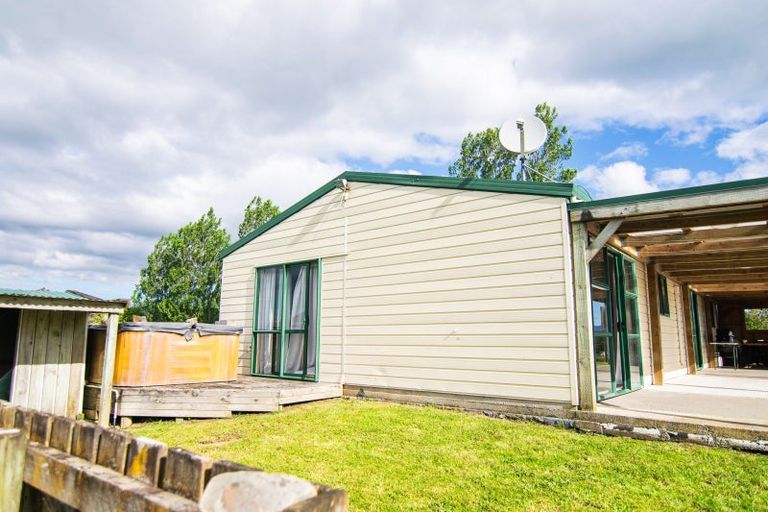 Photo of property in 293 Koputarao Road, Koputaroa, Shannon, 5575