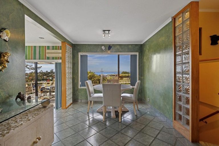 Photo of property in 801 East Coast Road, Northcross, Auckland, 0630