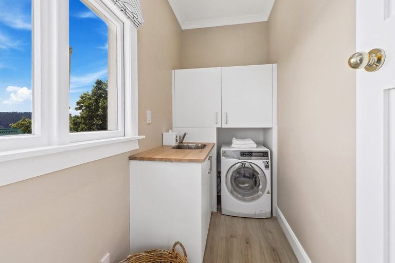 Photo of property in 139 Grafton Road, Roseneath, Wellington, 6011