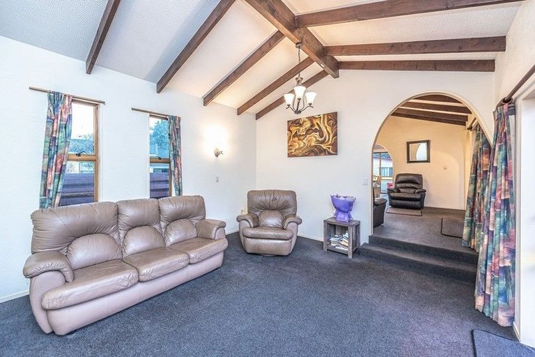 Photo of property in 22 Akepiro Place, Tawhero, Whanganui, 4501