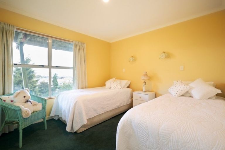 Photo of property in 23 Denholm Road, Hospital Hill, Napier, 4110