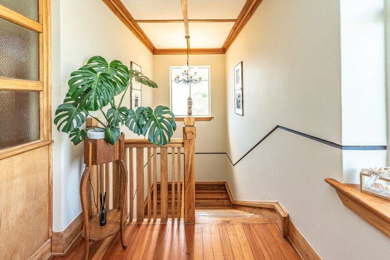 Photo of property in 1 Chester Street, Waverley, 4510