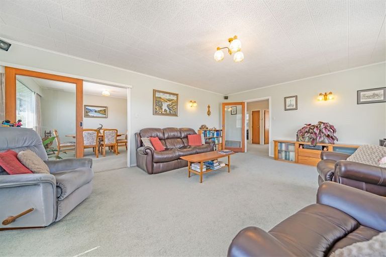 Photo of property in 5 Kukupa Grove, Heretaunga, Upper Hutt, 5018