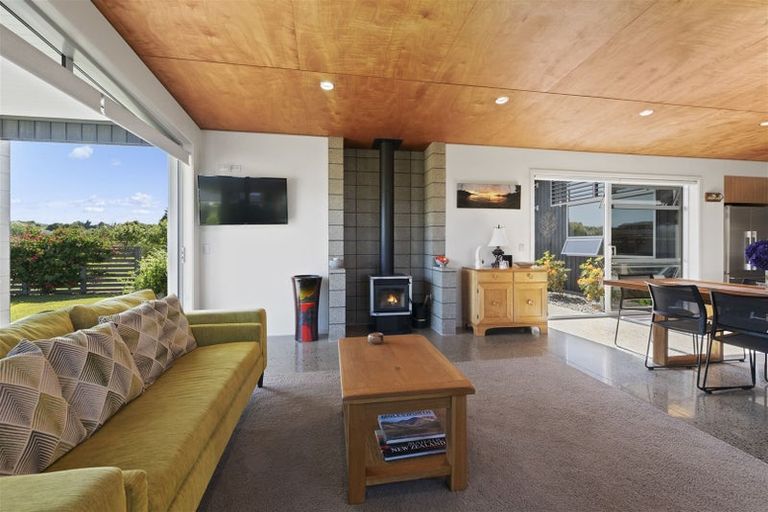 Photo of property in 5 Laurent Way, Ohau, Levin, 5570