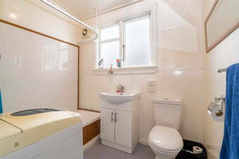 Photo of property in 35 Burns Street, South Dunedin, Dunedin, 9012