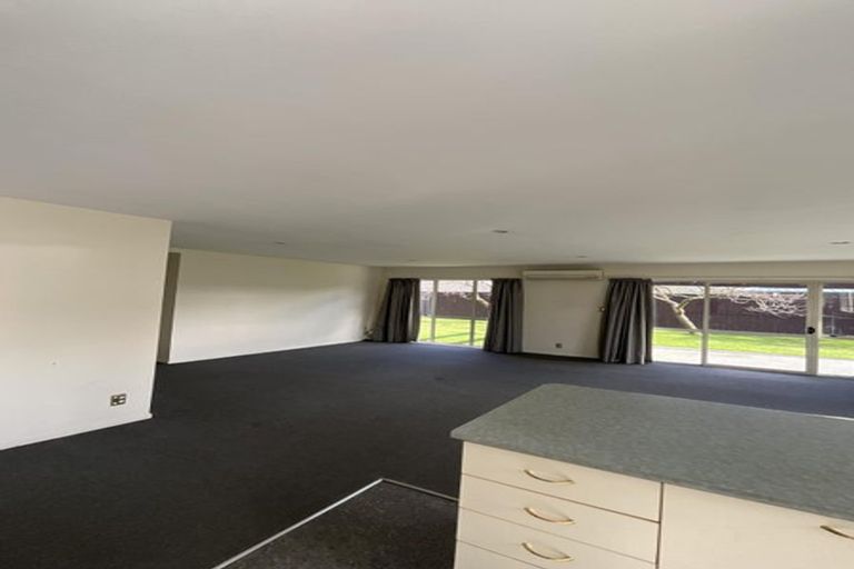 Photo of property in 6 Blue Gum Place, New Brighton, Christchurch, 8083