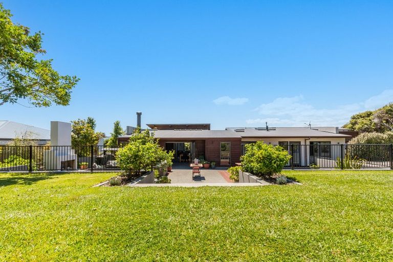 Photo of property in 3 Young Nicks Lane, Whitby, Porirua, 5024