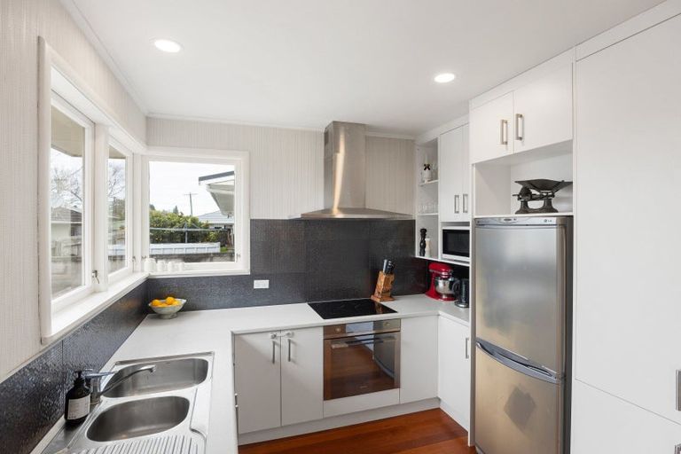 Photo of property in 4 Dover Road, St Andrews, Hamilton, 3200