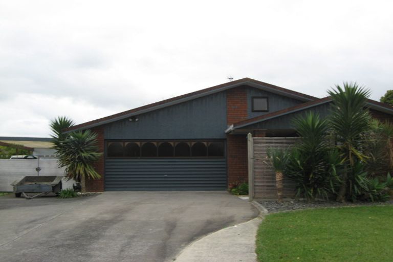 Photo of property in 6 Elrita Place, Conifer Grove, Takanini, 2112