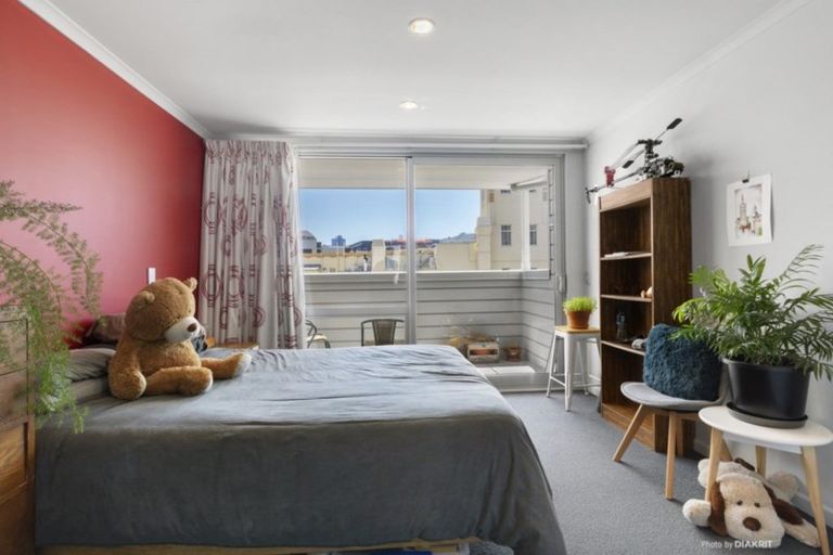 Photo of property in 16/15 Roxburgh Street, Mount Victoria, Wellington, 6011