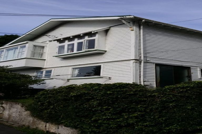 Photo of property in 75 Todman Street, Brooklyn, Wellington, 6021