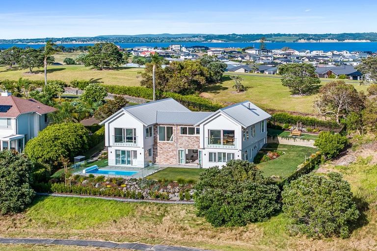 Photo of property in 30 Pacific Cliffs Drive, Gulf Harbour, Whangaparaoa, 0930