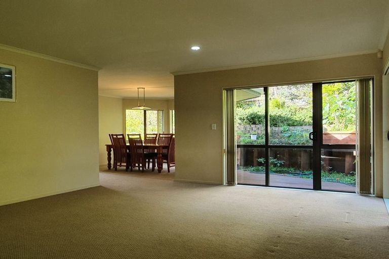 Photo of property in 8 Bokeen Lane, Flat Bush, Auckland, 2019