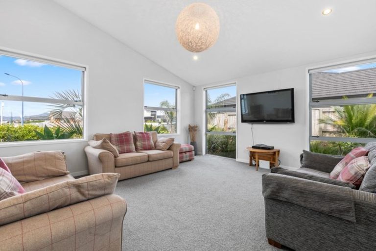 Photo of property in 143 The Boulevard, Papamoa Beach, Papamoa, 3118