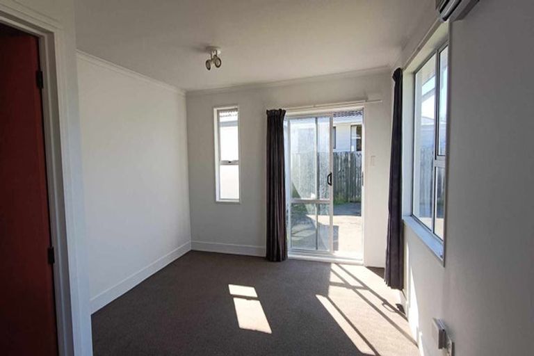 Photo of property in 2/58 Inwoods Road, Parklands, Christchurch, 8083