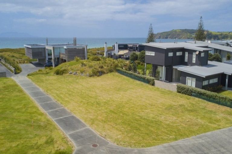 Photo of property in 27 Inanga Lane, Omaha, 0986