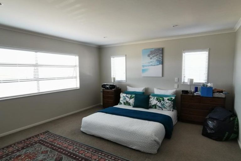 Photo of property in 21 Bellshill Close, Wattle Downs, Auckland, 2103