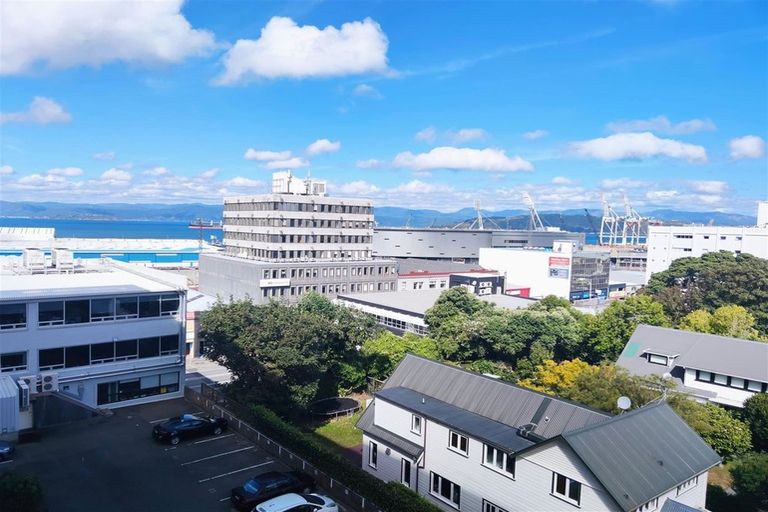 Photo of property in Hobson Court Flats, 59/70 Hobson Street, Thorndon, Wellington, 6011