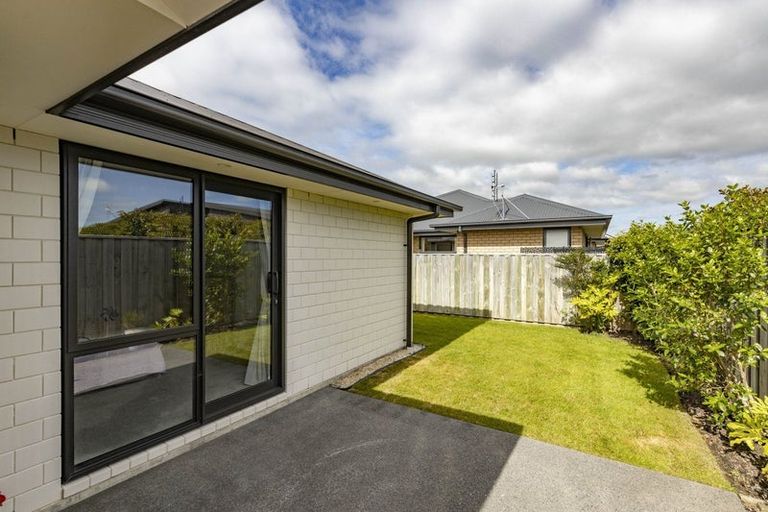 Photo of property in 15 Grey View Grove, Rangiora, 7400
