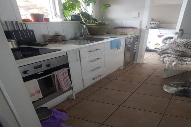 Photo of property in 14 Tairere Crescent, Rosehill, Papakura, 2113