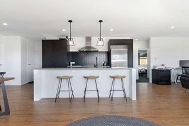 Photo of property in 16 Charlotte Drive, Omokoroa, 3114