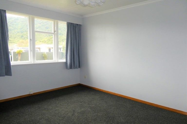 Photo of property in 84 Hall Street, Cobden, Greymouth, 7802