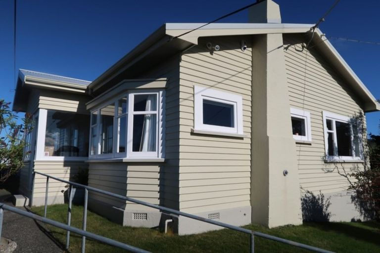 Photo of property in 168 The Ridgeway, Mornington, Wellington, 6021