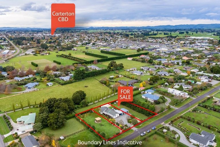 Photo of property in 74 Charles Street, Carterton, 5713