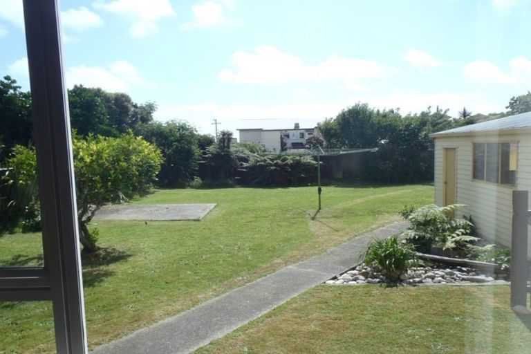 Photo of property in 10 Cook Street, Carters Beach, Westport, 7825